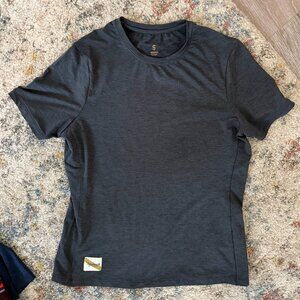 NWOT Tracksmith Session Short Sleeve Charcoal Size SMALL